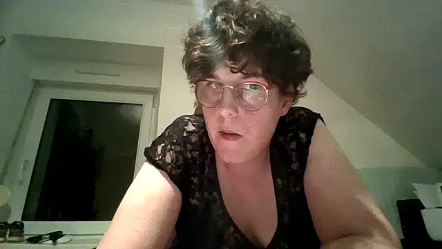 Snapshot of OIseauNoir88 chatting on February 2026 08:57:02 PM OIseauNoir88 online show from February 2026 08:57:02 PM