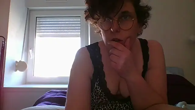 Snapshot of OIseauNoir88 chatting on March 2026 01:58:01 PM OIseauNoir88 online show from March 2026 01:58:01 PM