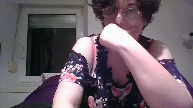 Snapshot of OIseauNoir88 chatting on April 2026 07:33:02 PM OIseauNoir88 online show from April 2026 07:33:02 PM