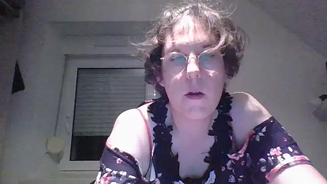 Snapshot of OIseauNoir88 chatting on April 2026 07:08:01 PM OIseauNoir88 online show from April 2026 07:08:01 PM