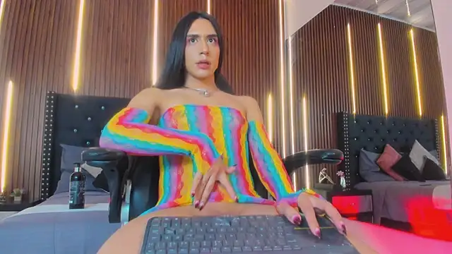 Snapshot of Viannca__ chatting on April 2026 04:17:01 AM Viannca online show from April 2026 04:17:01 AM