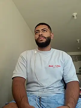 Snapshot of KLEYTON33 chatting on February 2026 06:34:02 PM KLEYTON33 online show from February 2026 06:34:02 PM