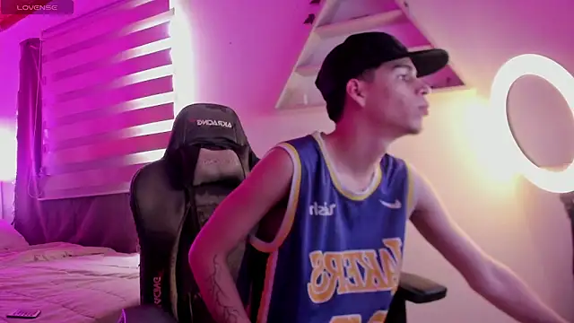 juan posada online show from February 2026 03:02:01 PM