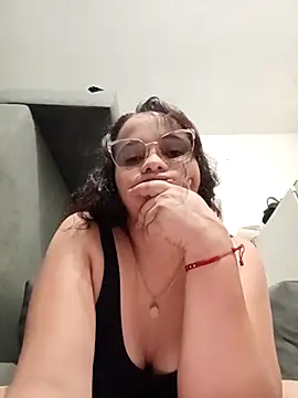 yeselu online show from February 2026 08:15:01 PM