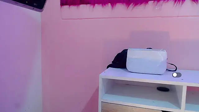 isabella vogue online show from February 2026 11:40:02 AM