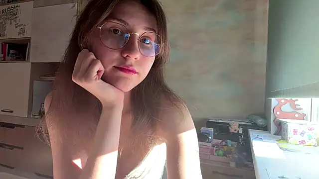 Miaaa Moon online show from April 2026 01:16:01 PM