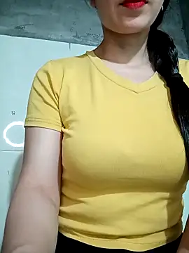 Snapshot of Vyvvyy69 chatting on May 2026 12:02:01 PM Vyvvyy69 online show from May 2026 12:02:01 PM
