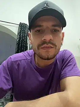 alessand180521 online show from February 2026 07:52:01 PM