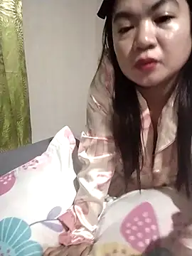 Snapshot of Zyramae_25 chatting on April 2026 04:48:01 PM Zyramae 25 online show from April 2026 04:48:01 PM