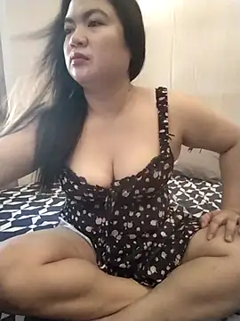 Snapshot of Zyramae_25 chatting on April 2026 05:35:01 AM Zyramae 25 online show from April 2026 05:35:01 AM