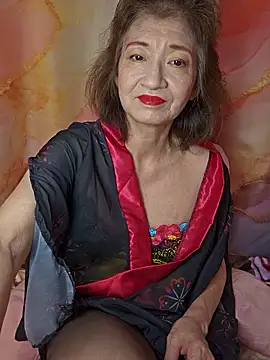 Snapshot of URAN429 chatting on May 2026 05:42:01 PM URAN429 online show from May 2026 05:42:01 PM