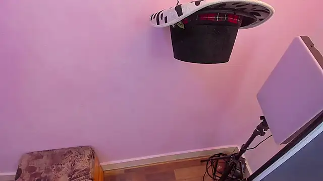 lil miia online show from February 2026 07:12:02 PM