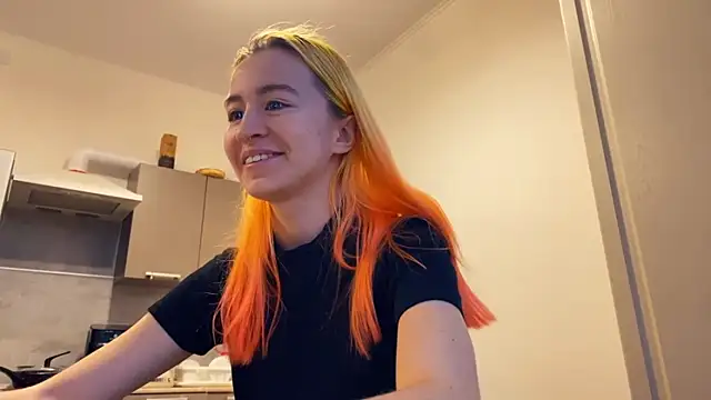 Snapshot of EmilyHein chatting on February 2026 03:21:02 PM EmilyHein online show from February 2026 03:21:02 PM