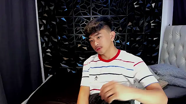 Snapshot of xlovercutietwink chatting on April 2026 05:26:02 AM xlovercutietwink online show from April 2026 05:26:02 AM