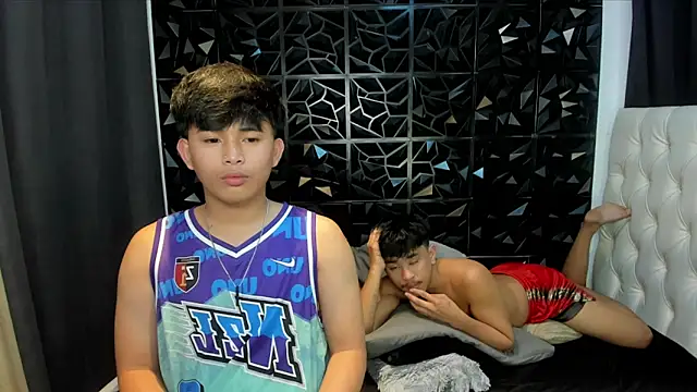 Snapshot of xlovercutietwink chatting on April 2026 06:20:01 PM xlovercutietwink online show from April 2026 06:20:01 PM