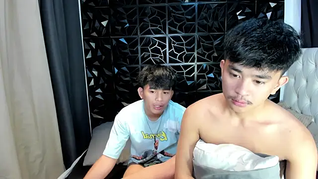 Snapshot of xlovercutietwink chatting on April 2026 04:39:01 AM xlovercutietwink online show from April 2026 04:39:01 AM