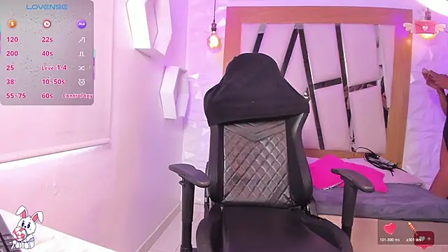 Snapshot of Bella_Miller1_ chatting on February 2026 03:28:01 PM Bella Miller1 online show from February 2026 03:28:01 PM