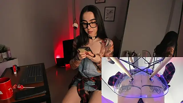 Luna tagliaferri online show from April 2026 07:09:02 PM