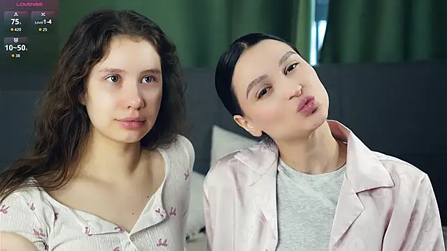 Snapshot of ZofiaSoshnik chatting on February 2026 07:10:02 AM ZofiaSoshnik online show from February 2026 07:10:02 AM