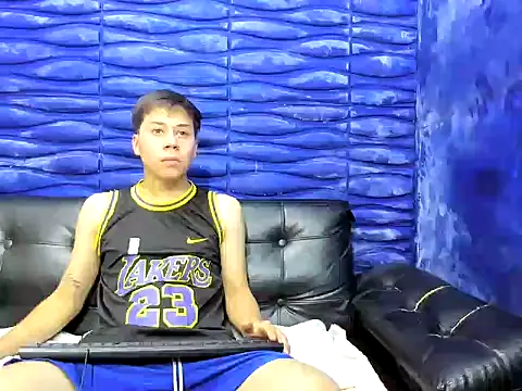 santiago xxxcol online show from February 2026 11:36:02 PM