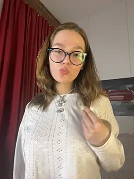 MyKittySayMeow online show from April 2026 09:20:02 PM