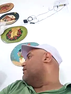 Snapshot of wessAndSandri chatting on February 2026 07:47:02 PM wessAndSandri online show from February 2026 07:47:02 PM