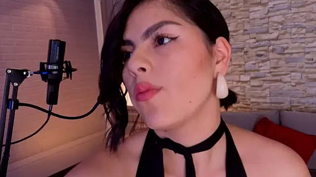 Snapshot of butterflyx39 chatting on June 2026 07:04:02 PM butterflyx39 online show from June 2026 07:04:02 PM