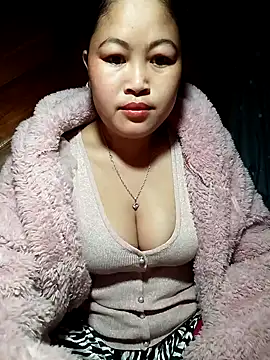 Snapshot of Mayly_Sweet chatting on February 2026 01:42:02 AM Mayly Sweet online show from February 2026 01:42:02 AM