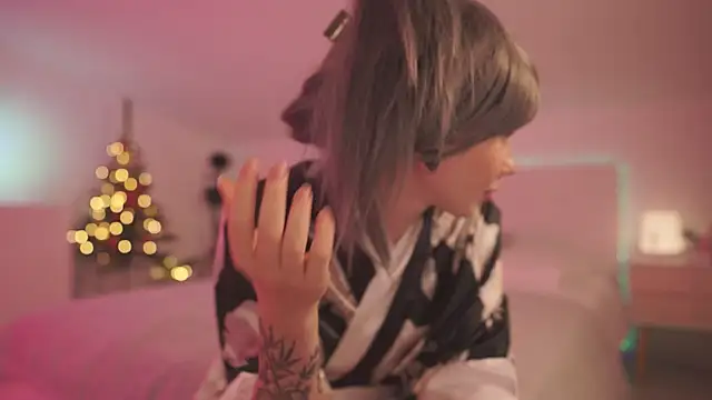 Sarah Pink online show from December 2024 05:18:02 PM