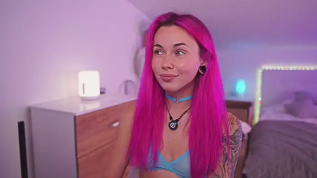 Sarah Pink online show from September 2025 04:29:02 PM