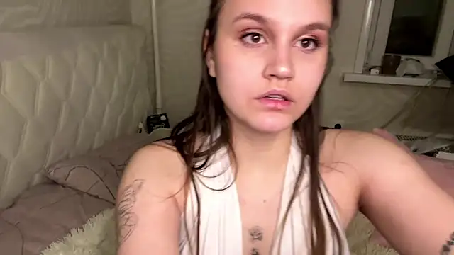 Barbie Charm  online show from February 2026 04:07:01 AM