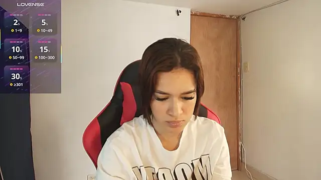 Zoe-Walzer online show from March 2026 04:43:01 PM