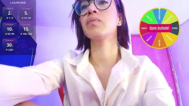 Zoe-Walzer online show from April 2026 03:39:01 PM