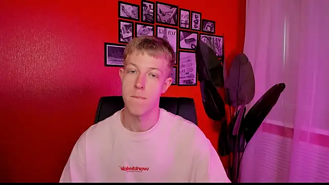 Snapshot of Dylan_Norton chatting on July 2026 10:32:02 AM Dylan Norton online show from July 2026 10:32:02 AM