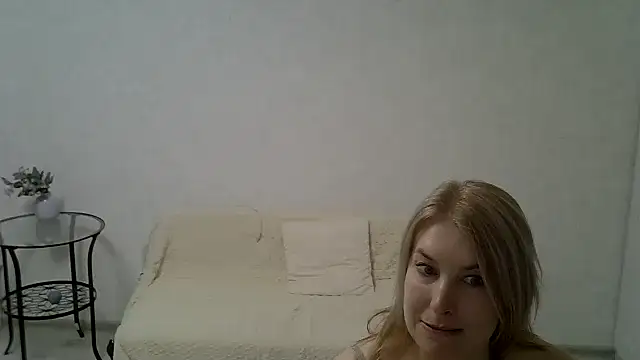 Snapshot of Opaldream chatting on May 2026 09:53:01 PM Opaldream online show from May 2026 09:53:01 PM