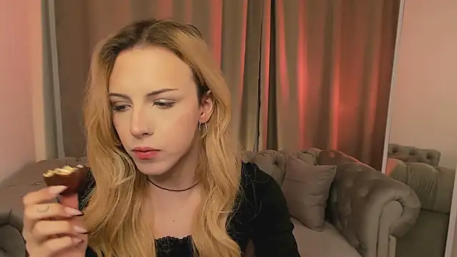 Tiffany  King online show from April 2026 05:40:01 AM