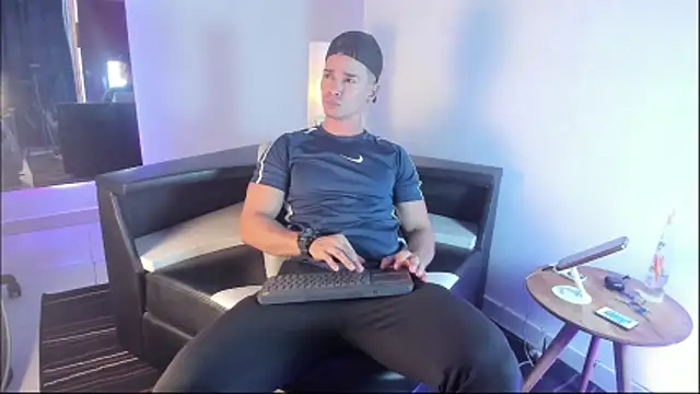 CRISTHIAN WOLF1 online show from May 2026 08:59:01 PM