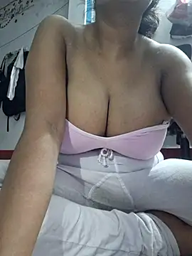 Snapshot of mistii07 chatting on July 2026 08:32:02 AM mistii07 online show from July 2026 08:32:02 AM