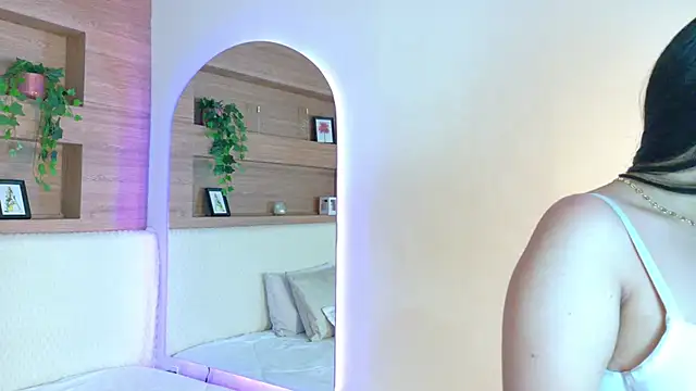 Snapshot of VioletBloomm chatting on March 2026 11:38:02 AM VioletBloomm online show from March 2026 11:38:02 AM