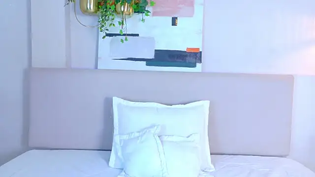 Snapshot of VioletBloomm chatting on April 2026 11:48:01 AM VioletBloomm online show from April 2026 11:48:01 AM