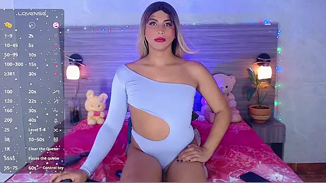 Snapshot of Sophia_Valentina chatting on July 2026 06:47:02 AM Sophia Valentina online show from July 2026 06:47:02 AM