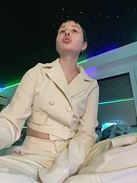 Just-Lilly online show from March 2026 09:21:02 PM