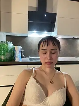 Just-Lilly online show from April 2026 06:05:01 PM