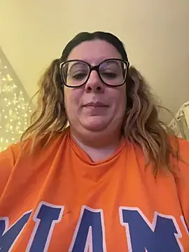 JasmineGlow7 online show from April 2026 06:57:01 PM