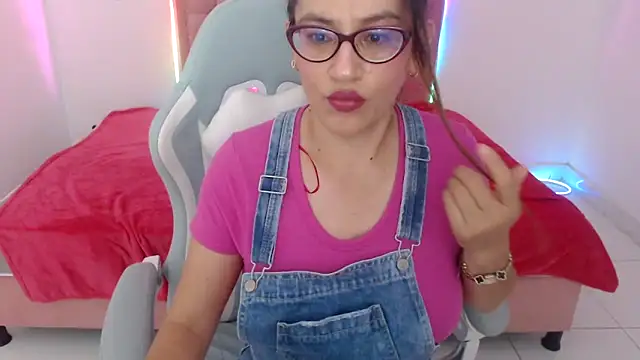 snowhot-69 online show from April 2026 08:28:02 AM