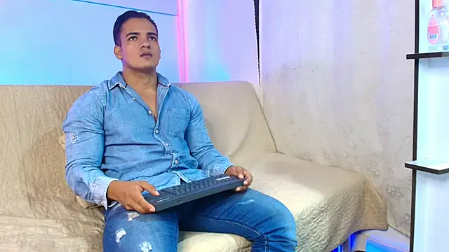 Snapshot of jhon_nicolas chatting on June 2026 08:45:01 PM jhon nicolas online show from June 2026 08:45:01 PM