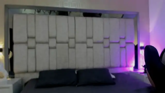 ValeryCooper18 online show from February 2026 08:03:02 PM