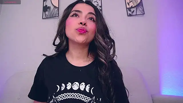 Snapshot of loveegirll1 chatting on February 2026 03:50:01 AM loveegirll1 online show from February 2026 03:50:01 AM