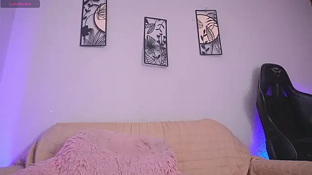 loveegirll1 online show from April 2026 04:19:01 AM