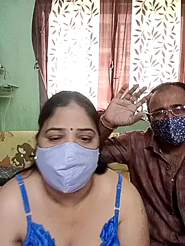 Snapshot of HoneyHush chatting on February 2026 07:13:01 AM HoneyHush online show from February 2026 07:13:01 AM